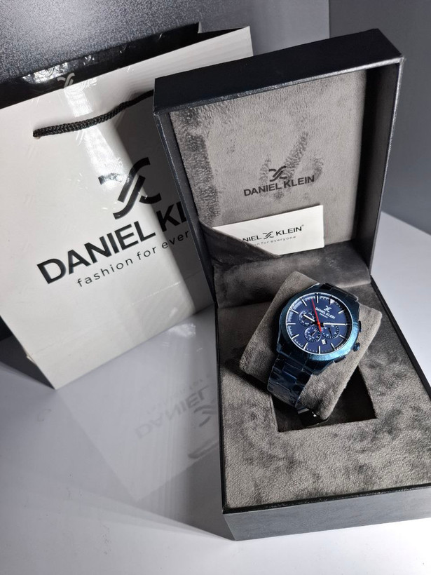 ساعت مردانه دنیل کلین داخل جعبه و پاکت