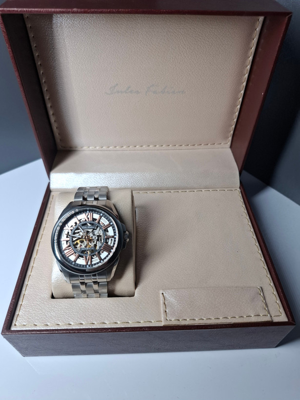 ساعت ژول فابیان داخل جعبه