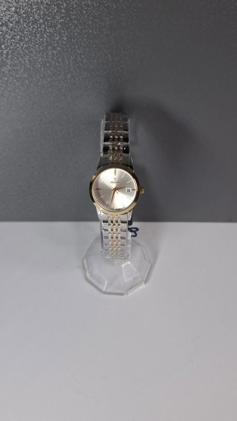 ساعت زنانه برند نوادا کلاسیک تقویم دار