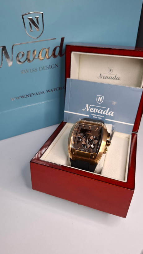 ساعت مردانه برند نوادا با جعبه و پاکت دفترچه نوادا